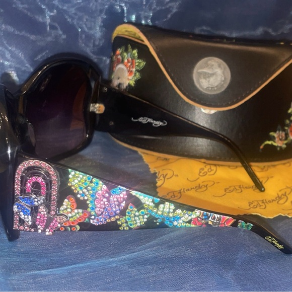 Ed Hardy Black Sunglasses with Multicolor Swarovski Crystals Embellishments - Picture 1 of 16